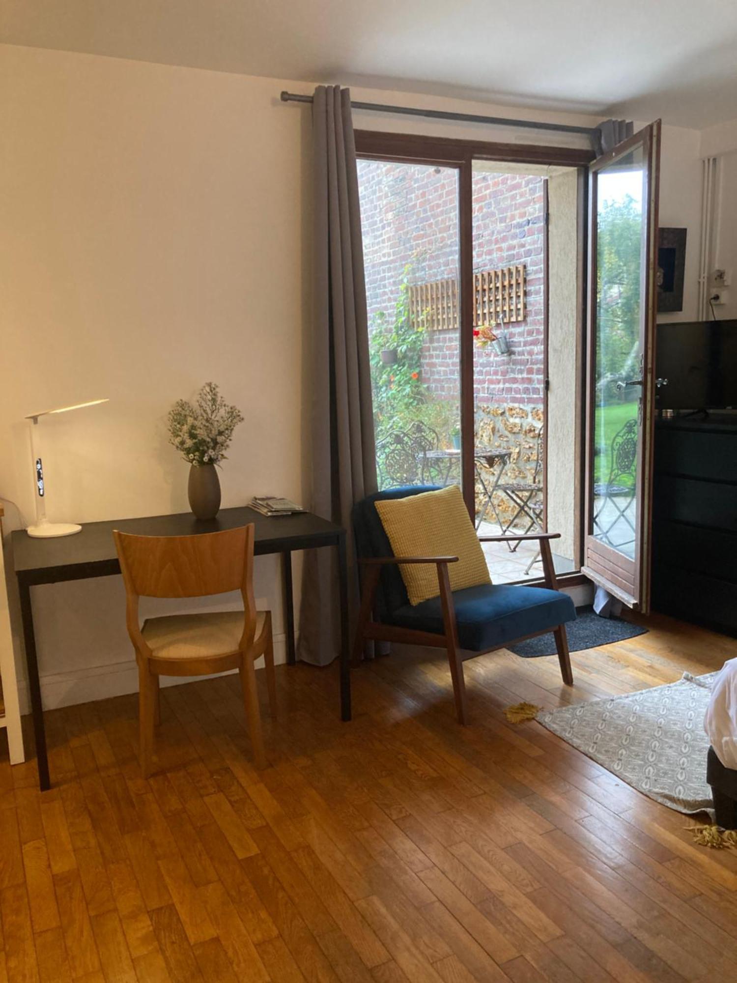 Studio Avec Terrasse Sur Jardin Fontenay-sous-Bois Kültér fotó